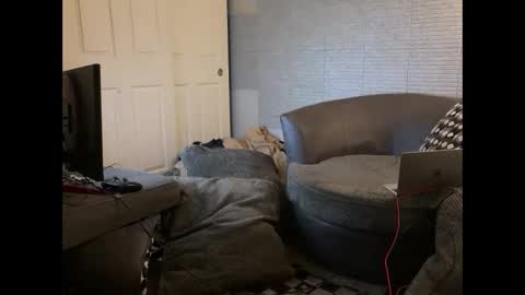 Snapshot of millerjdm chatting on February 2025 08:05:02 AM SlimnHungOH online show from February 2025 08:05:02 AM