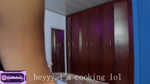        online show from October 2025 01:13:01 AM