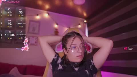 Snapshot of milly_kenner chatting on December 2025 06:58:01 PM MILLY online show from December 2025 06:58:01 PM