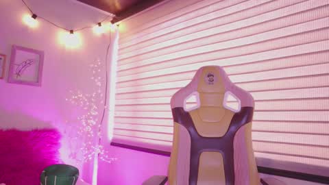 MILLY online show from March 2026 07:28:01 PM