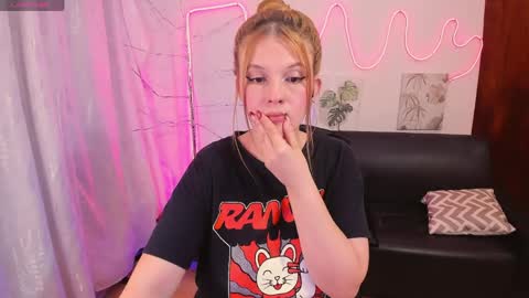 Snapshot of millysandlerr chatting on May 2026 06:07:01 AM millysandlerr online show from May 2026 06:07:01 AM