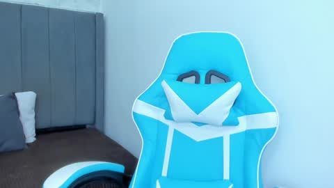 Miluu online show from December 2024 12:07:02 AM