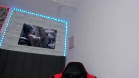 Miluu online show from February 2025 03:22:01 AM