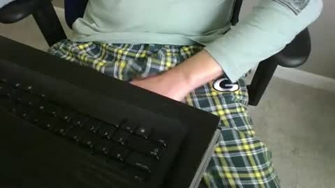 Snapshot of milwaukeebadger24 chatting on December 2024 04:50:01 PM milwaukeebadger24 online show from December 2024 04:50:01 PM