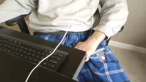 milwaukeebadger24 online show from May 2026 02:21:02 PM