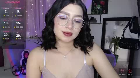 Snapshot of mily_thomson_b chatting on October 2025 07:45:01 PM Mily online show from October 2025 07:45:01 PM