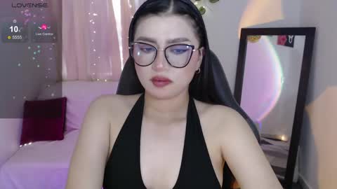 Snapshot of mily_thomson_b chatting on June 2026 10:27:02 PM Mily online show from June 2026 10:27:02 PM