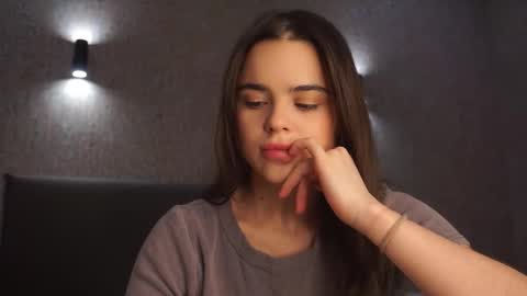 Snapshot of milyyclaars chatting on February 2026 01:45:02 PM Linda online show from February 2026 01:45:02 PM