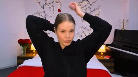 Kelly online show from October 2025 01:41:02 PM