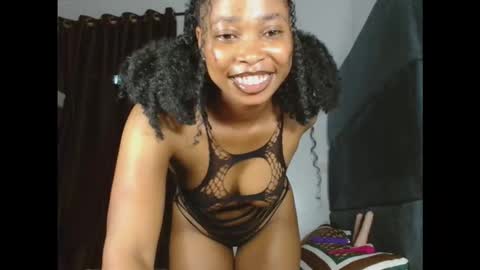 mimi online show from December 2025 04:01:01 PM