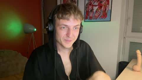 mimiro12 online show from April 2026 07:58:01 PM