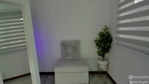Snapshot of mimmyfit1 chatting on December 2024 10:27:02 PM mimmyfit1 online show from December 2024 10:27:02 PM