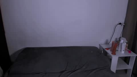 hi Im Mina  online show from February 2025 01:15:01 AM