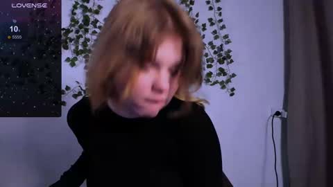 hi Im Mina  online show from February 2025 12:33:02 PM