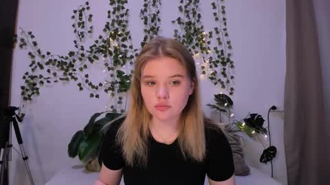 hi Im Mina  online show from March 2025 04:41:01 AM