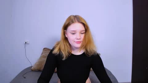 hi Im Mina  online show from October 2025 10:32:02 PM