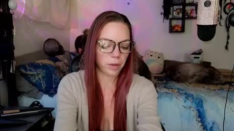 Snapshot of mindymars chatting on December 2025 04:38:01 PM Mindy Mars online show from December 2025 04:38:01 PM