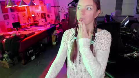 Snapshot of mindymars chatting on December 2025 04:55:02 PM Mindy Mars online show from December 2025 04:55:02 PM