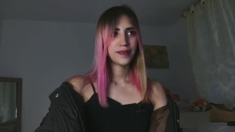 Snapshot of minefoxy2 chatting on March 2025 10:56:02 AM Amber online show from March 2025 10:56:02 AM