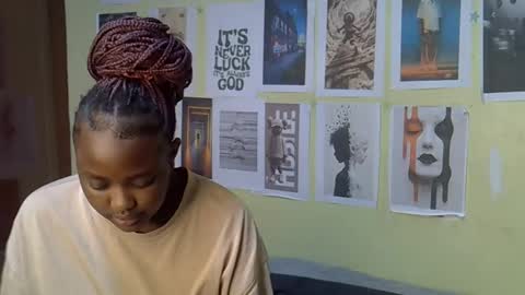 mini_karee online show from April 2026 10:38:02 AM