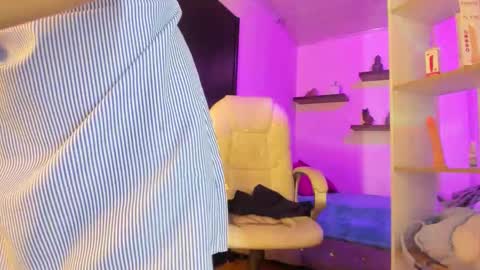 Snapshot of miniadelf chatting on February 2026 08:46:02 PM miniadelf online show from February 2026 08:46:02 PM