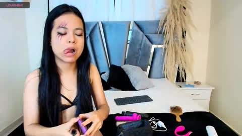 minilove_01 online show from November 2025 12:16:01 PM