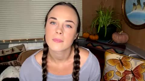 minimaggie online show from October 2025 07:54:02 PM