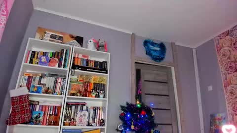 Snapshot of minionkaaa chatting on December 2025 11:06:02 AM Ariana online show from December 2025 11:06:02 AM