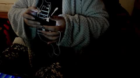 Snapshot of minka0 chatting on November 2025 10:24:01 PM minka0 online show from November 2025 10:24:01 PM