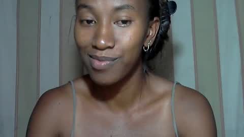 minouch211907 online show from February 2025 08:44:01 PM