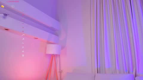 Snapshot of mintlackey chatting on November 2025 06:57:01 AM Lianna online show from November 2025 06:57:01 AM