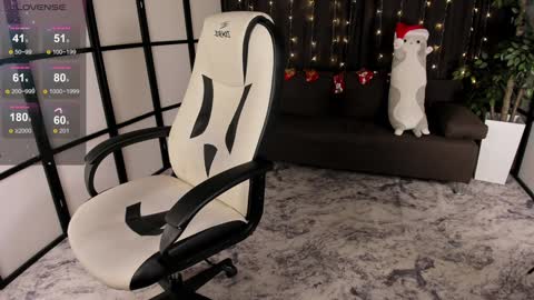 Snapshot of mintrose chatting on December 2024 09:33:02 AM Rosie online show from December 2024 09:33:02 AM