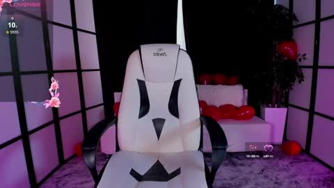 Snapshot of mintrose chatting on February 2025 05:41:01 AM Rosie online show from February 2025 05:41:01 AM