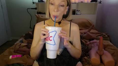 Tessa Rae online show from April 2026 02:10:01 AM