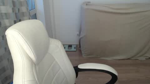 mira_g online show from February 2026 02:33:01 PM