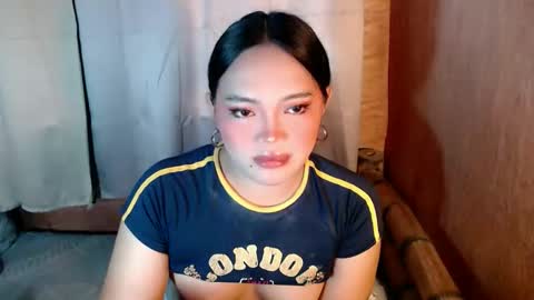 Snapshot of mira_luna222 chatting on November 2025 01:15:01 AM Mira Bella online show from November 2025 01:15:01 AM