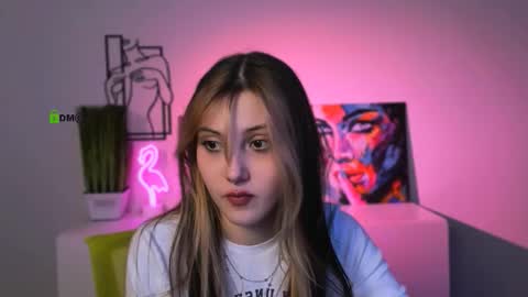 Snapshot of mira_lyn chatting on November 2025 07:05:02 PM mira_lyn online show from November 2025 07:05:02 PM