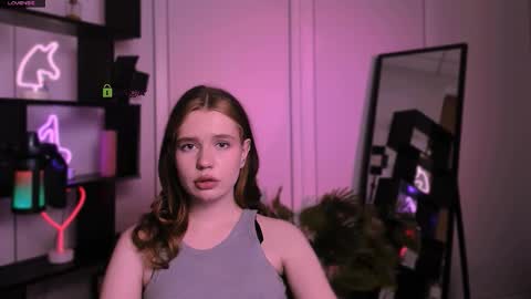 Snapshot of mira_lyn chatting on November 2025 07:17:01 PM mira_lyn online show from November 2025 07:17:01 PM