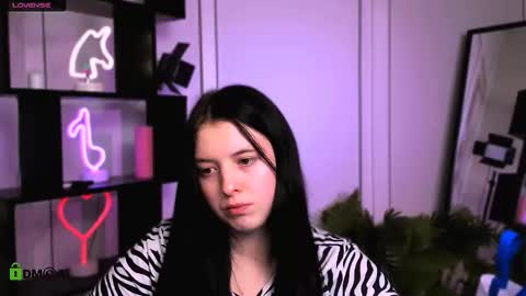 Snapshot of mira_lyn chatting on December 2025 07:19:02 PM mira_lyn online show from December 2025 07:19:02 PM