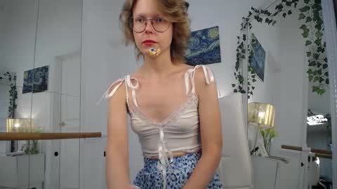 Snapshot of mira_marni chatting on September 2025 11:12:01 AM mira_marni online show from September 2025 11:12:01 AM