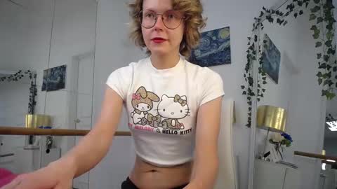 Snapshot of mira_marni chatting on October 2025 11:07:01 AM mira_marni online show from October 2025 11:07:01 AM