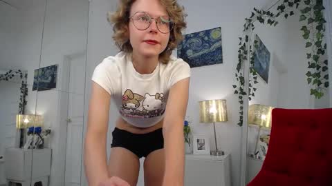 Snapshot of mira_marni chatting on October 2025 11:19:01 AM mira_marni online show from October 2025 11:19:01 AM