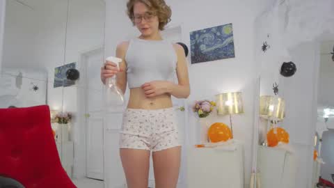 Snapshot of mira_marni chatting on October 2025 11:11:02 AM mira_marni online show from October 2025 11:11:02 AM