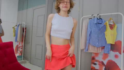 Snapshot of mira_marni chatting on November 2025 11:11:01 AM mira_marni online show from November 2025 11:11:01 AM