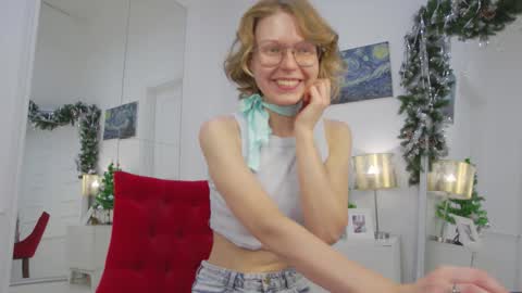 Snapshot of mira_marni chatting on December 2025 11:19:01 AM mira_marni online show from December 2025 11:19:01 AM