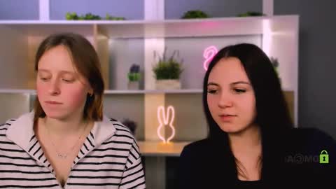 Snapshot of mira_vibe chatting on February 2026 07:57:02 PM Mira online show from February 2026 07:57:02 PM