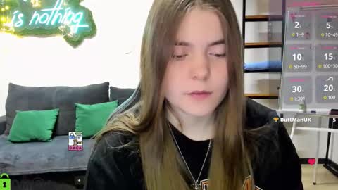 Snapshot of miraa_bloom chatting on December 2025 02:33:01 PM miraa_bloom online show from December 2025 02:33:01 PM