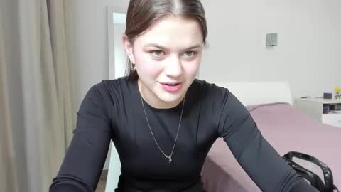 Mira online show from November 2025 08:32:01 PM