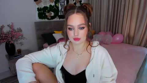 Emma online show from February 2025 10:07:02 AM