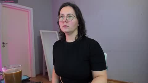 Snapshot of miradiaz chatting on February 2025 12:24:01 PM Meera online show from February 2025 12:24:01 PM
